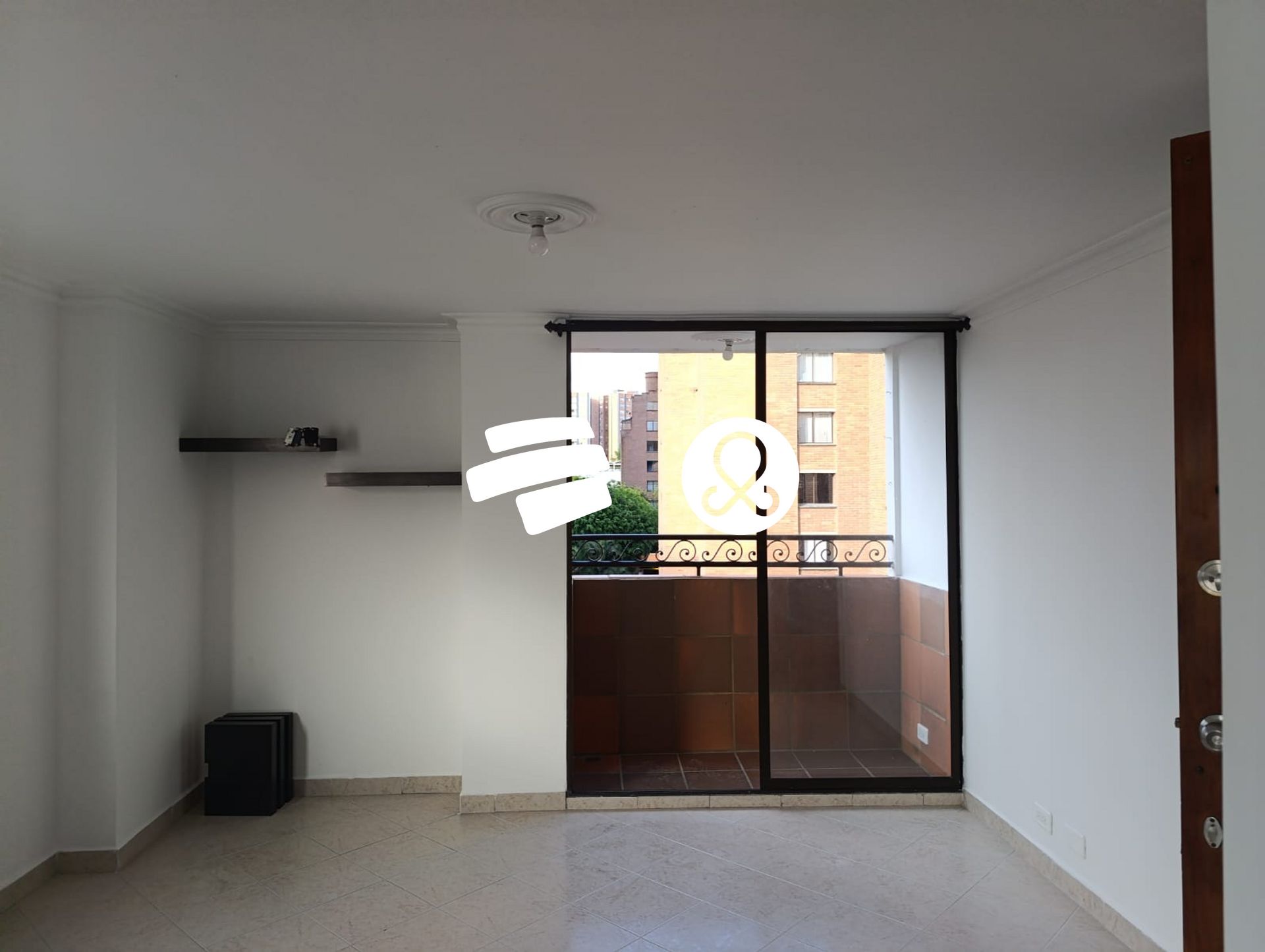 Apartamento en venta en El Portal, Envigado · foto 2 de 9
