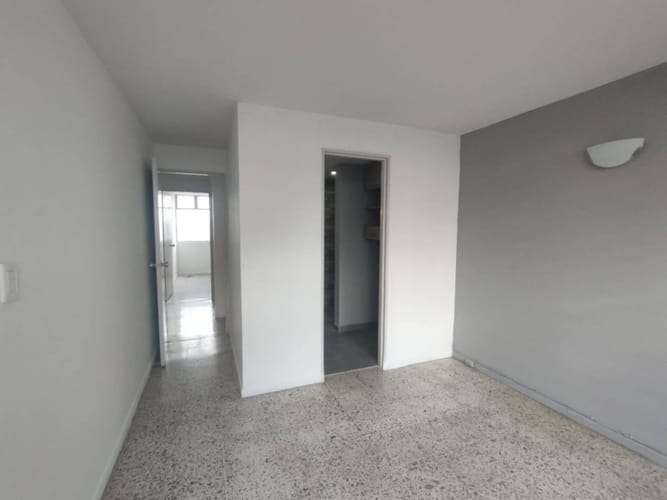 Apartamento de 4 alcobas en venta en La Castellana, Medellín, 110 m² · foto 5 de 24
