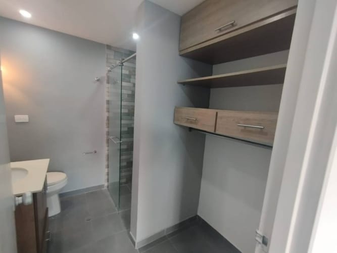 Apartamento de 4 alcobas en venta en La Castellana, Medellín, 110 m² · foto 8 de 24