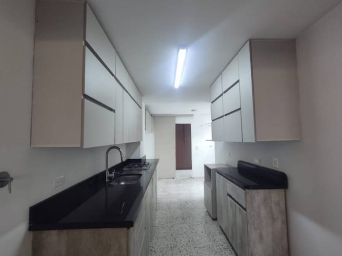 Apartamento de 4 alcobas en venta en La Castellana, Medellín, 110 m² · foto 16 de 24