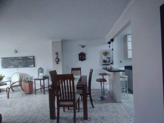 Apartamento de 4 alcobas en venta en La Castellana, Medellín, 110 m² · foto 21 de 24
