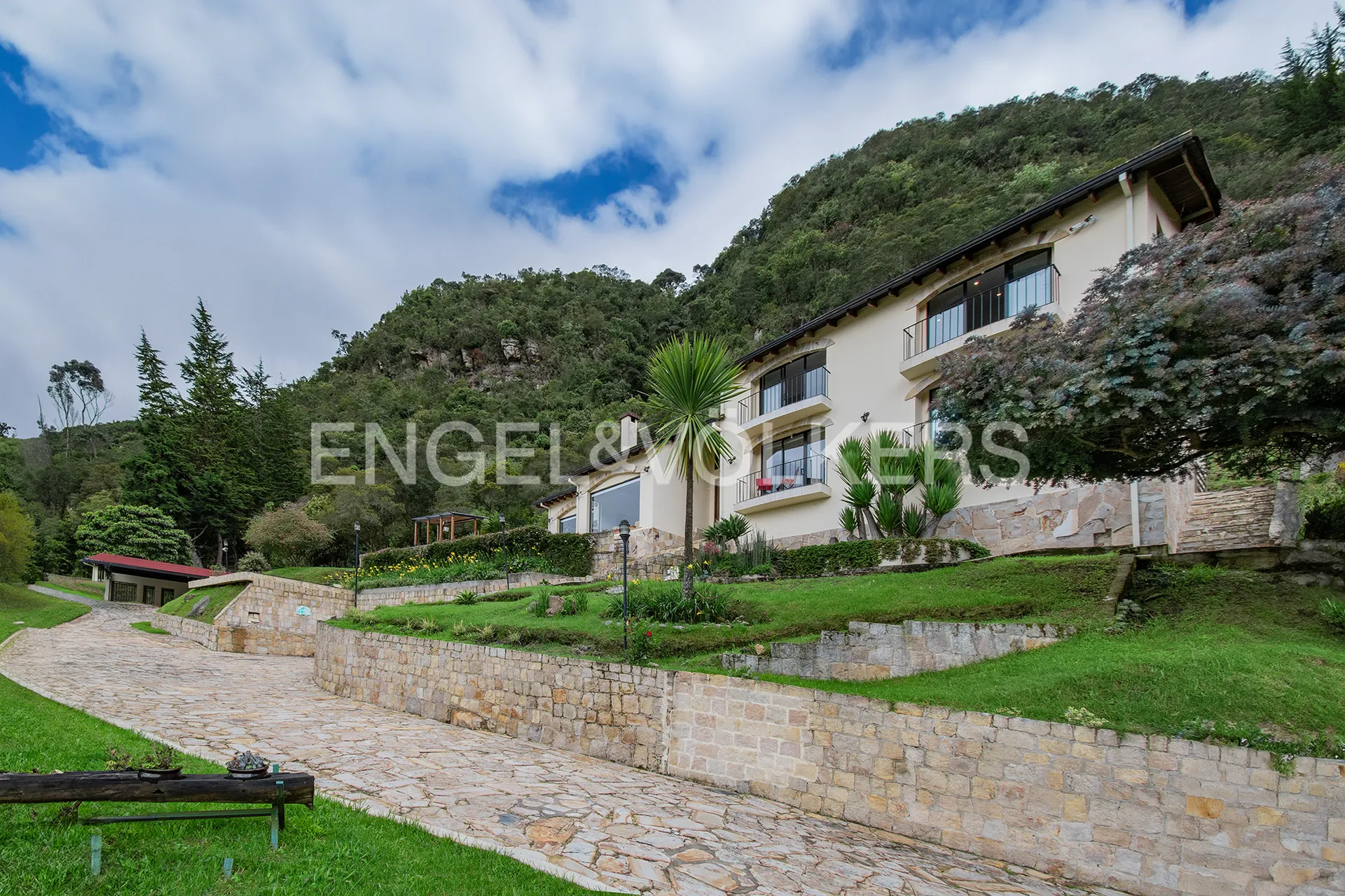 Casa en venta en Guaymaral, Bogotá · foto 2 de 21