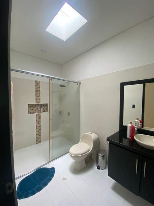 Casa de 4 alcobas en venta en Br. Los Tamarindos, Girardot, 220 m² · foto 6 de 15