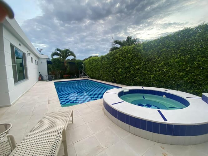 Casa de 4 alcobas en venta en Br. Los Tamarindos, Girardot, 220 m² · foto 11 de 15