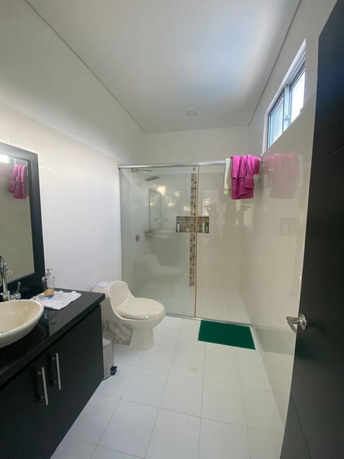 Casa de 4 alcobas en venta en Br. Los Tamarindos, Girardot, 220 m² · foto 15 de 15