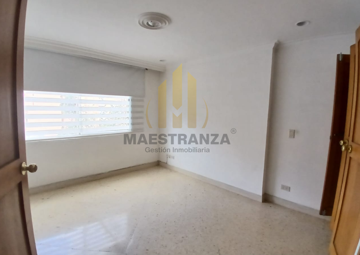Apartamento de 3 alcobas en venta en Laureles, Medellín, 129 m² · foto 16 de 19