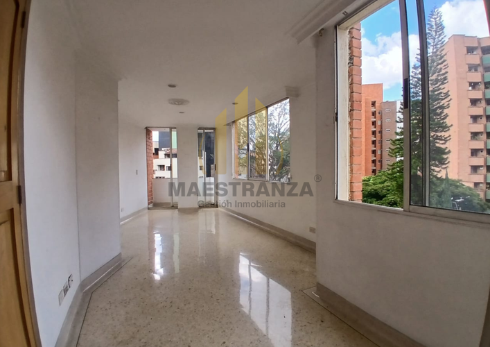 Apartamento de 3 alcobas en venta en Laureles, Medellín, 129 m² · foto 18 de 19