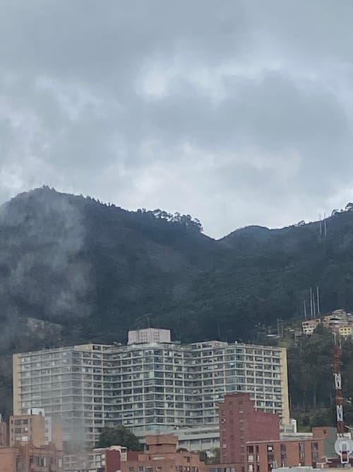 Apartaestudio en venta en Santa Teresita, Bogotá, 24 m² · foto 2 de 19