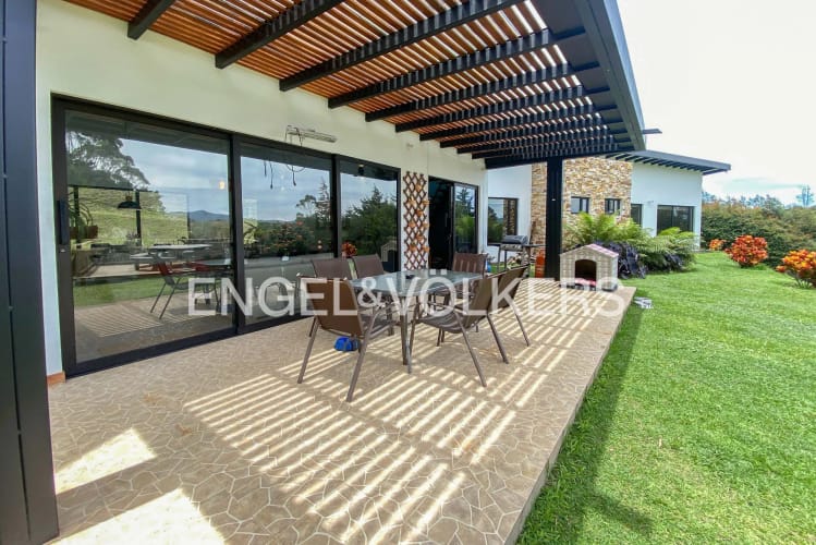 Casa de 3 alcobas en venta en Santa Ana, Rionegro, 262 m² · foto 16 de 19