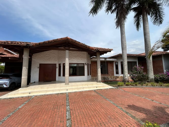 Casa de 4 alcobas en venta en Las Mercedes, Jamundí, 420 m² · foto 4 de 24