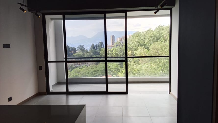 Apartamento de 2 alcobas en arriendo en El Poblado, Medellín, 85 m² · foto 3 de 24