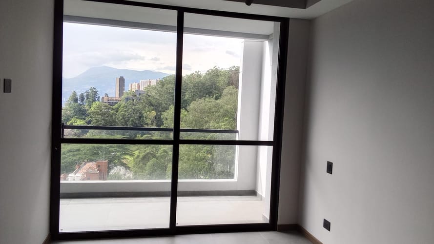 Apartamento de 2 alcobas en arriendo en El Poblado, Medellín, 85 m² · foto 18 de 24