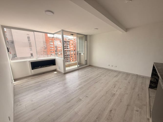 Apartamento de 3 alcobas en venta en Santa Teresa, Bogotá, 79 m² · foto 3 de 24