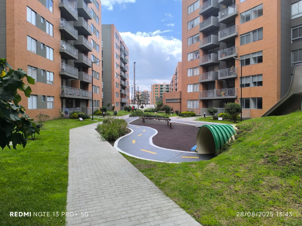 Apartamento en venta en Hacienda Alcala De Prodesa, Mosquera · foto 3 de 14