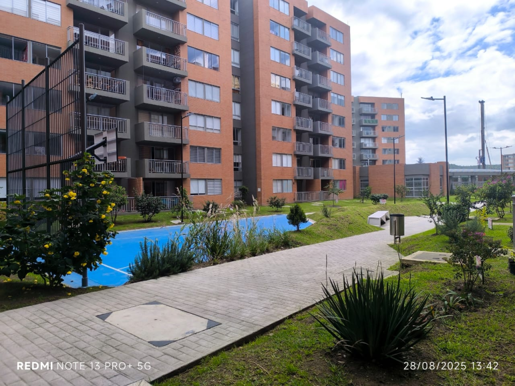 Apartamento en venta en Hacienda Alcala De Prodesa, Mosquera · foto 4 de 14