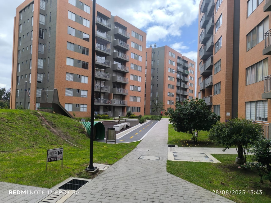 Apartamento en venta en Hacienda Alcala De Prodesa, Mosquera · foto 5 de 14