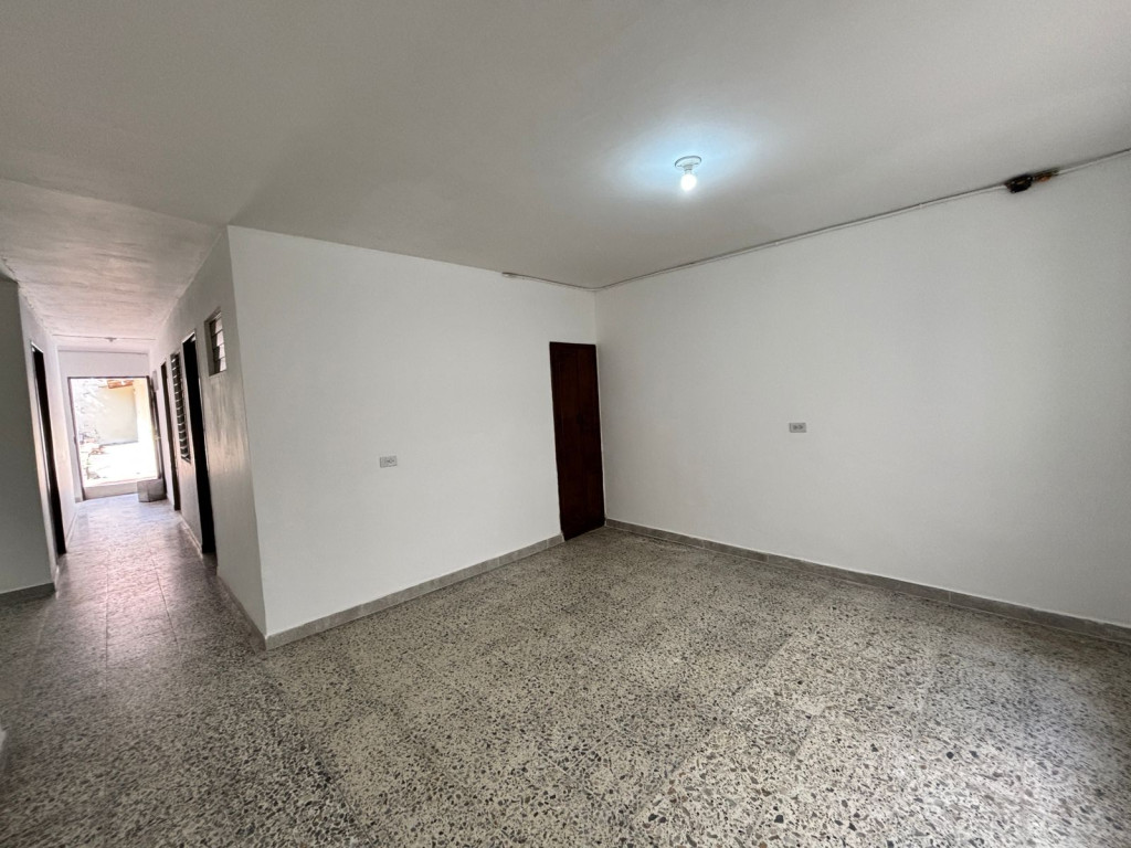 Casa en arriendo en San Miguel, Medellín · foto 9 de 24