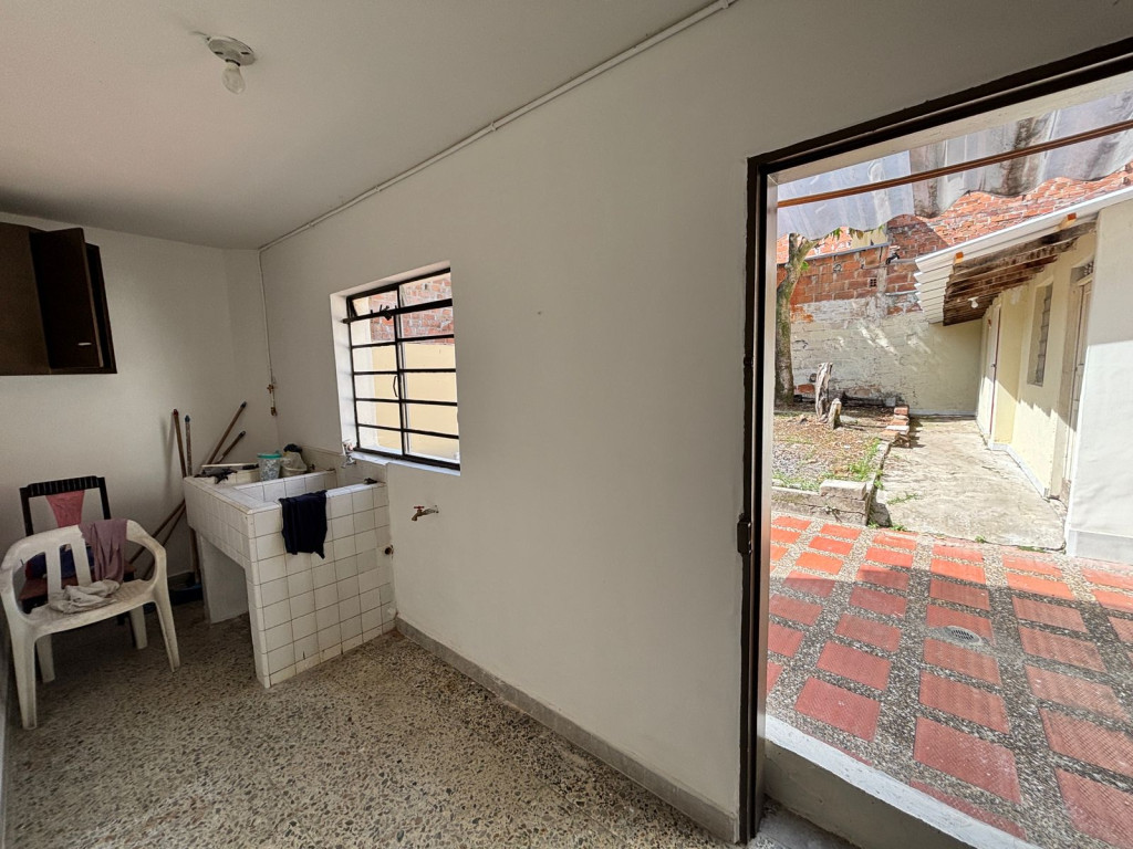 Casa en arriendo en San Miguel, Medellín · foto 15 de 24