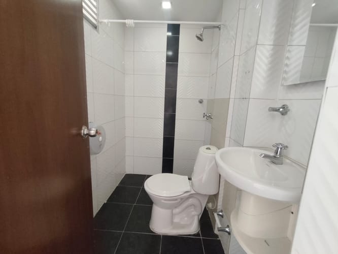 Local en arriendo en Los Colores, Medellín, 700 m² · foto 6 de 24