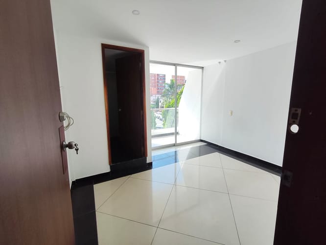 Local en arriendo en Los Colores, Medellín, 700 m² · foto 8 de 24