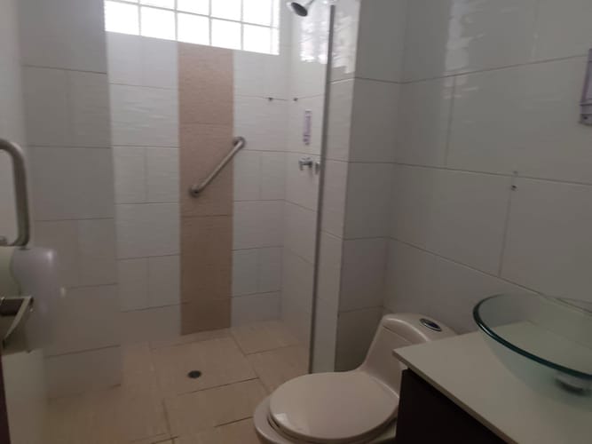 Local en arriendo en Los Colores, Medellín, 700 m² · foto 16 de 24