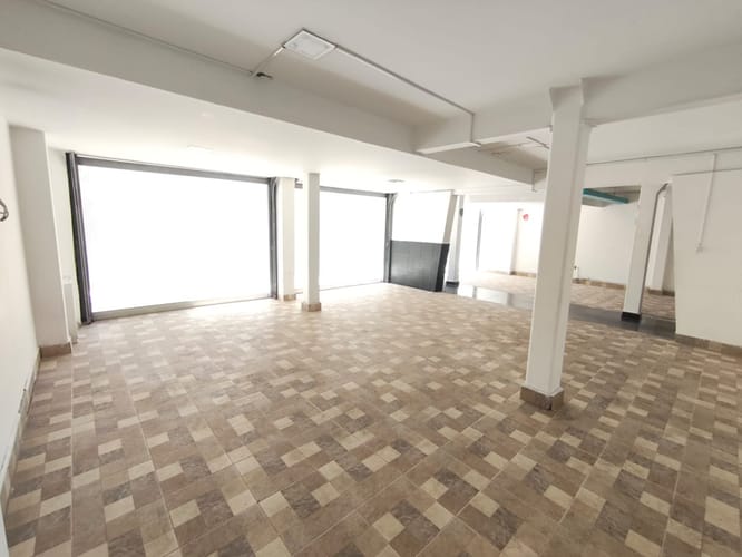 Local en arriendo en Los Colores, Medellín, 700 m² · foto 17 de 24