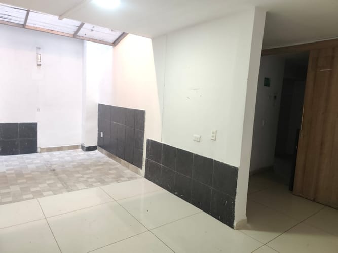 Local en arriendo en Los Colores, Medellín, 700 m² · foto 19 de 24