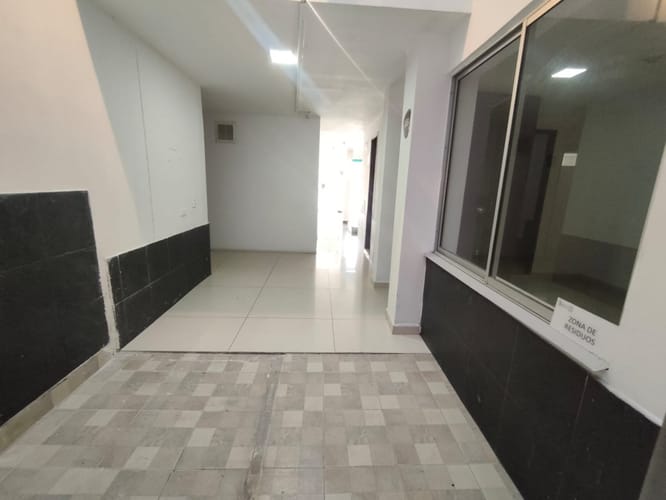 Local en arriendo en Los Colores, Medellín, 700 m² · foto 20 de 24