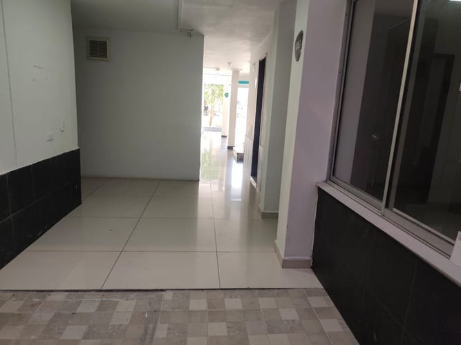 Local en arriendo en Los Colores, Medellín, 700 m² · foto 22 de 24