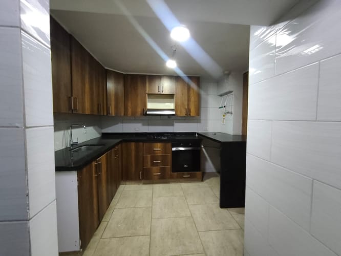 Local en arriendo en Los Colores, Medellín, 700 m² · foto 23 de 24