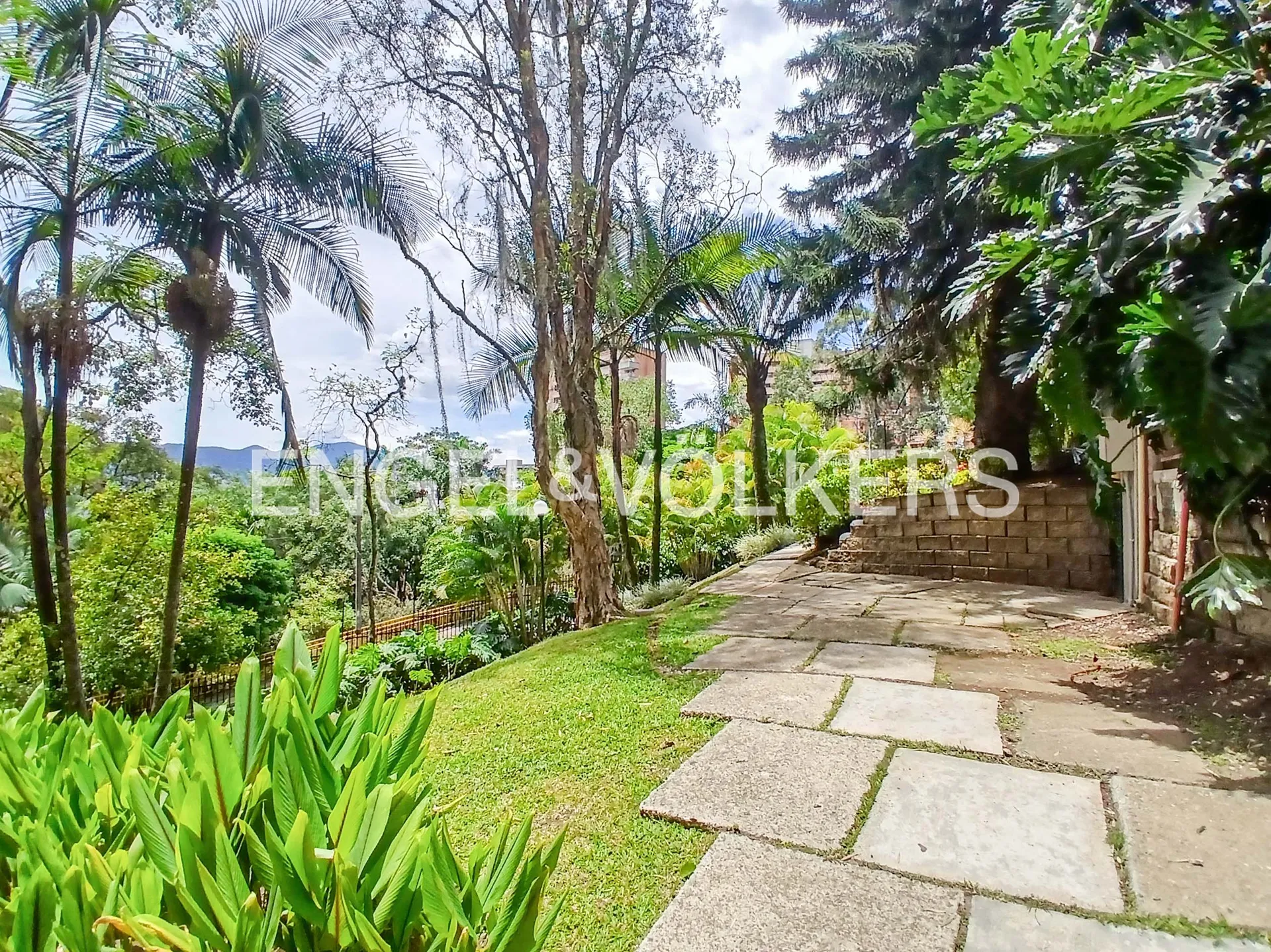 Apartamento en arriendo en El Tesoro, Medellín · foto 20 de 22