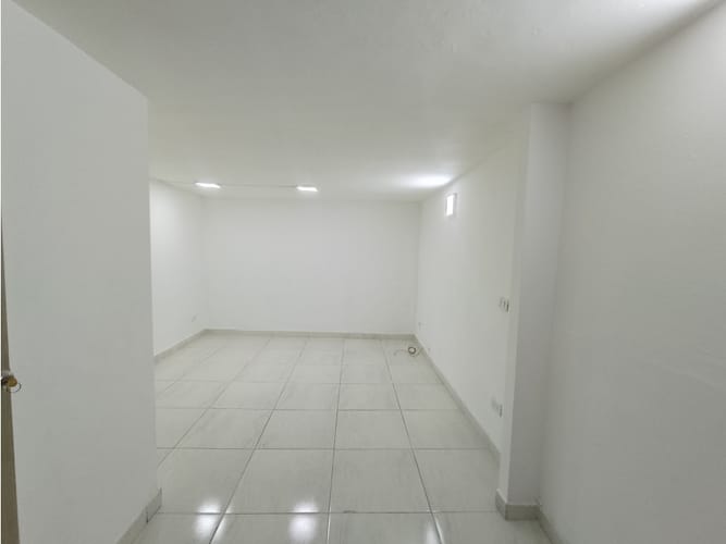 Local en arriendo en Boston, Medellín, 30 m² · foto 3 de 6