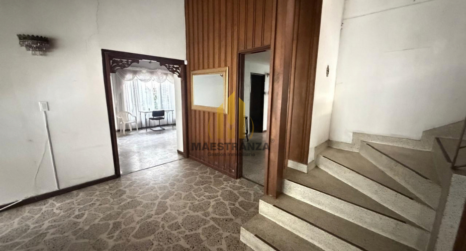 Casa de 4 alcobas en arriendo en El Nogal-Los Almendros, Medellín, 370 m² · foto 3 de 24