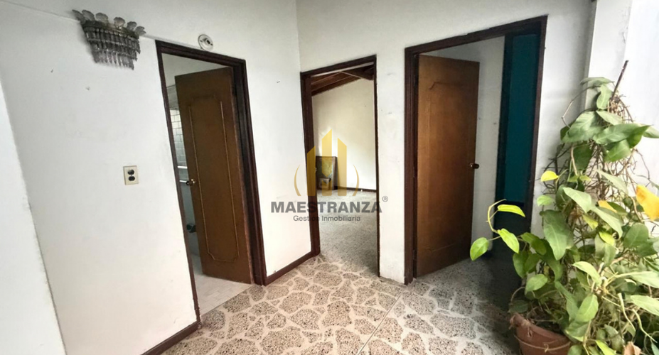 Casa de 4 alcobas en arriendo en El Nogal-Los Almendros, Medellín, 370 m² · foto 4 de 24