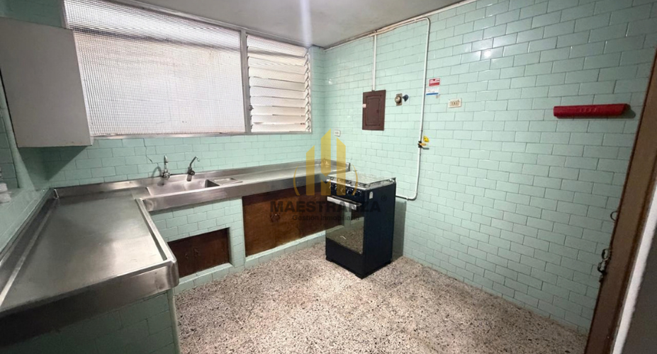 Casa de 4 alcobas en arriendo en El Nogal-Los Almendros, Medellín, 370 m² · foto 6 de 24
