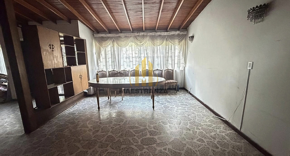 Casa de 4 alcobas en arriendo en El Nogal-Los Almendros, Medellín, 370 m² · foto 8 de 24