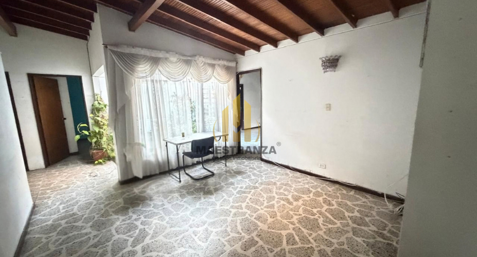 Casa de 4 alcobas en arriendo en El Nogal-Los Almendros, Medellín, 370 m² · foto 10 de 24