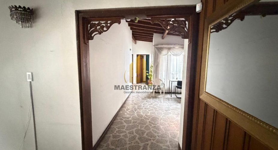 Casa de 4 alcobas en arriendo en El Nogal-Los Almendros, Medellín, 370 m² · foto 17 de 24
