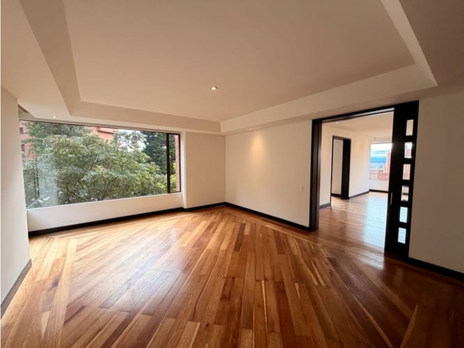 Apartamento de 3 alcobas en arriendo en El Refugio, Bogotá, 405 m² · foto 2 de 24