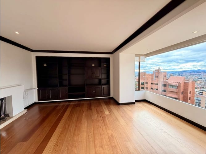 Apartamento de 3 alcobas en arriendo en El Refugio, Bogotá, 405 m² · foto 5 de 24