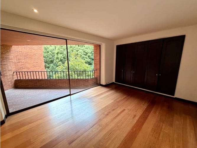 Apartamento de 3 alcobas en arriendo en El Refugio, Bogotá, 405 m² · foto 20 de 24