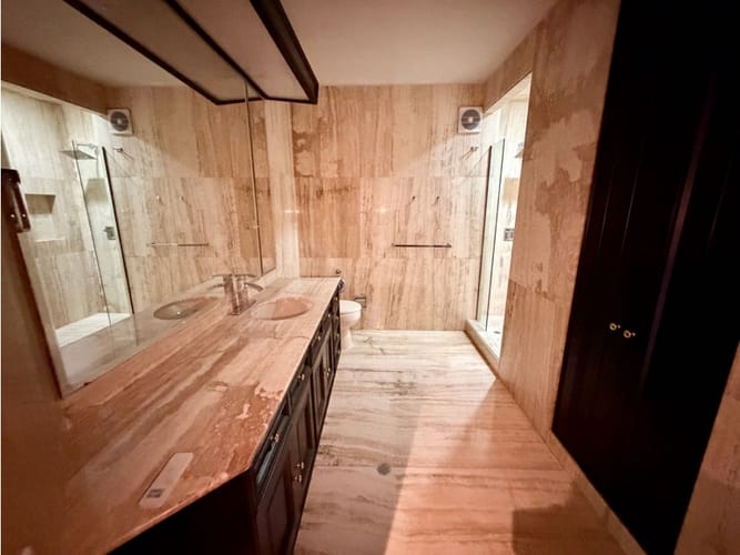 Apartamento de 3 alcobas en arriendo en El Refugio, Bogotá, 405 m² · foto 21 de 24