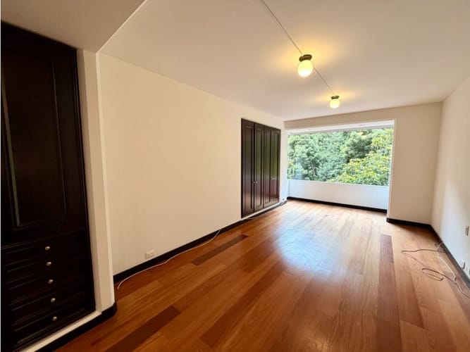 Apartamento de 3 alcobas en arriendo en El Refugio, Bogotá, 405 m² · foto 23 de 24