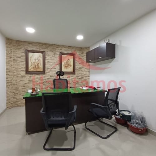 Local en arriendo en Estadio, Medellín, 480 m² · foto 2 de 24