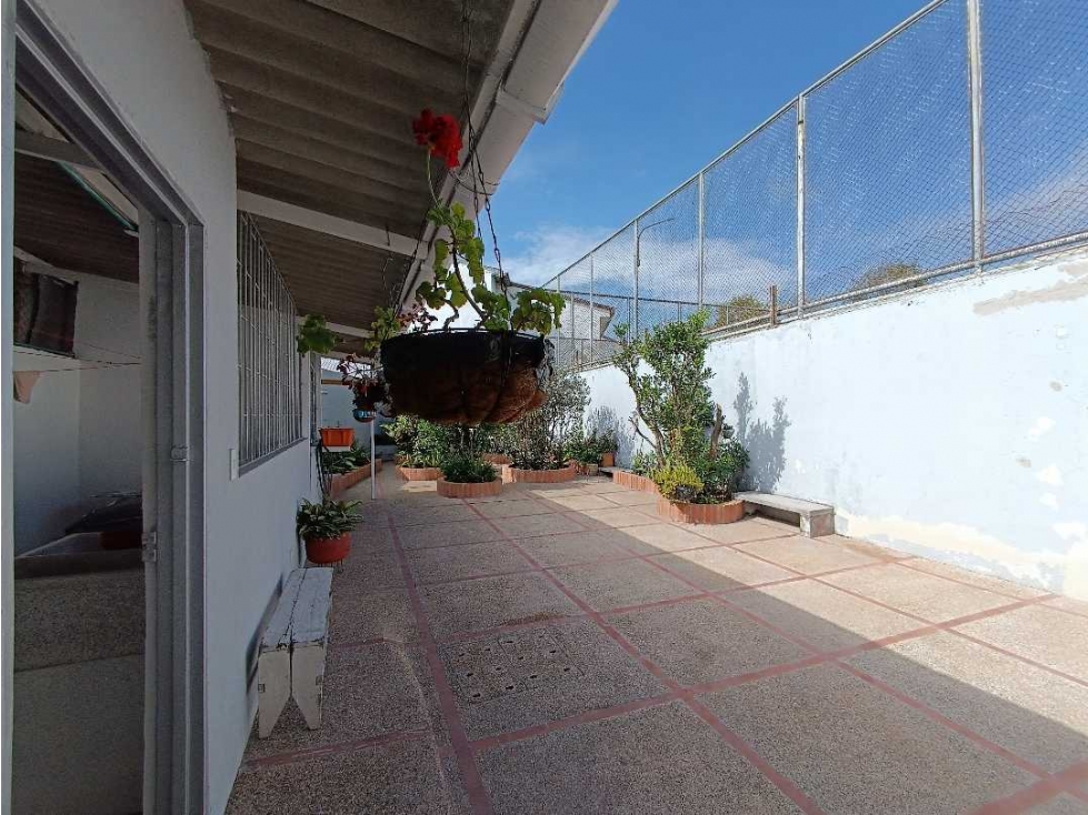 Casa en venta en Chipre, Manizales · foto 2 de 24