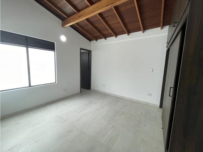 Apartamento en venta en Belén Miravalle, Medellín · foto 3 de 15