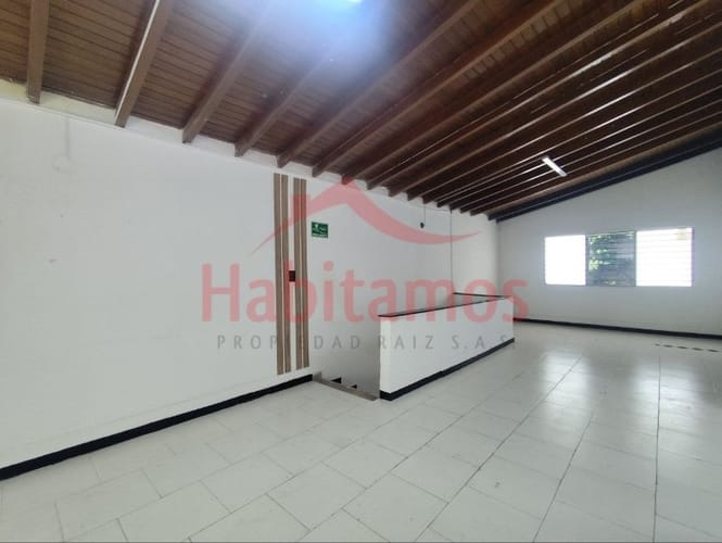 Local en arriendo en Conquistadores, Medellín, 225 m² · foto 3 de 18