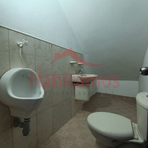 Local en arriendo en Suramericana, Medellín, 240 m² · foto 2 de 19