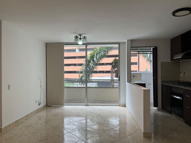 Apartamento de 3 alcobas en arriendo en La Inmaculada, Envigado, 70 m² · foto 2 de 15
