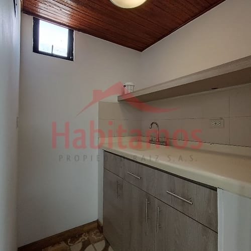 Oficina en arriendo en Conquistadores, Medellín, 45 m² · foto 5 de 8
